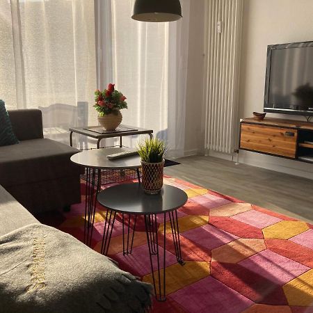 Living At Saarpartments -Adults Only- 2 Bedroom, Netflix - Business & Holiday Apartments For Long- And Short Term Stay, 3 Min To Train Station, Secure E-Bike Parking! Saarbrücken Eksteriør billede