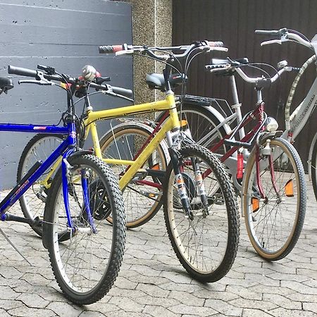 Living At Saarpartments -Adults Only- 2 Bedroom, Netflix - Business & Holiday Apartments For Long- And Short Term Stay, 3 Min To Train Station, Secure E-Bike Parking! Saarbrücken Eksteriør billede
